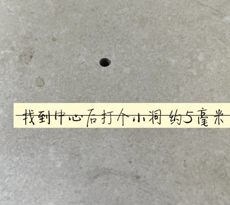华安瓷砖空鼓维修公司专业解答在瓷砖铺贴过程中，如果砂料搅拌不均匀，将会带来以下问题